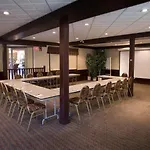 Service Plus Inns And Suites 