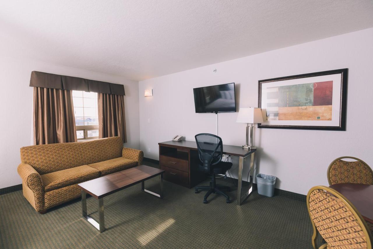 Hotel Service And 3*